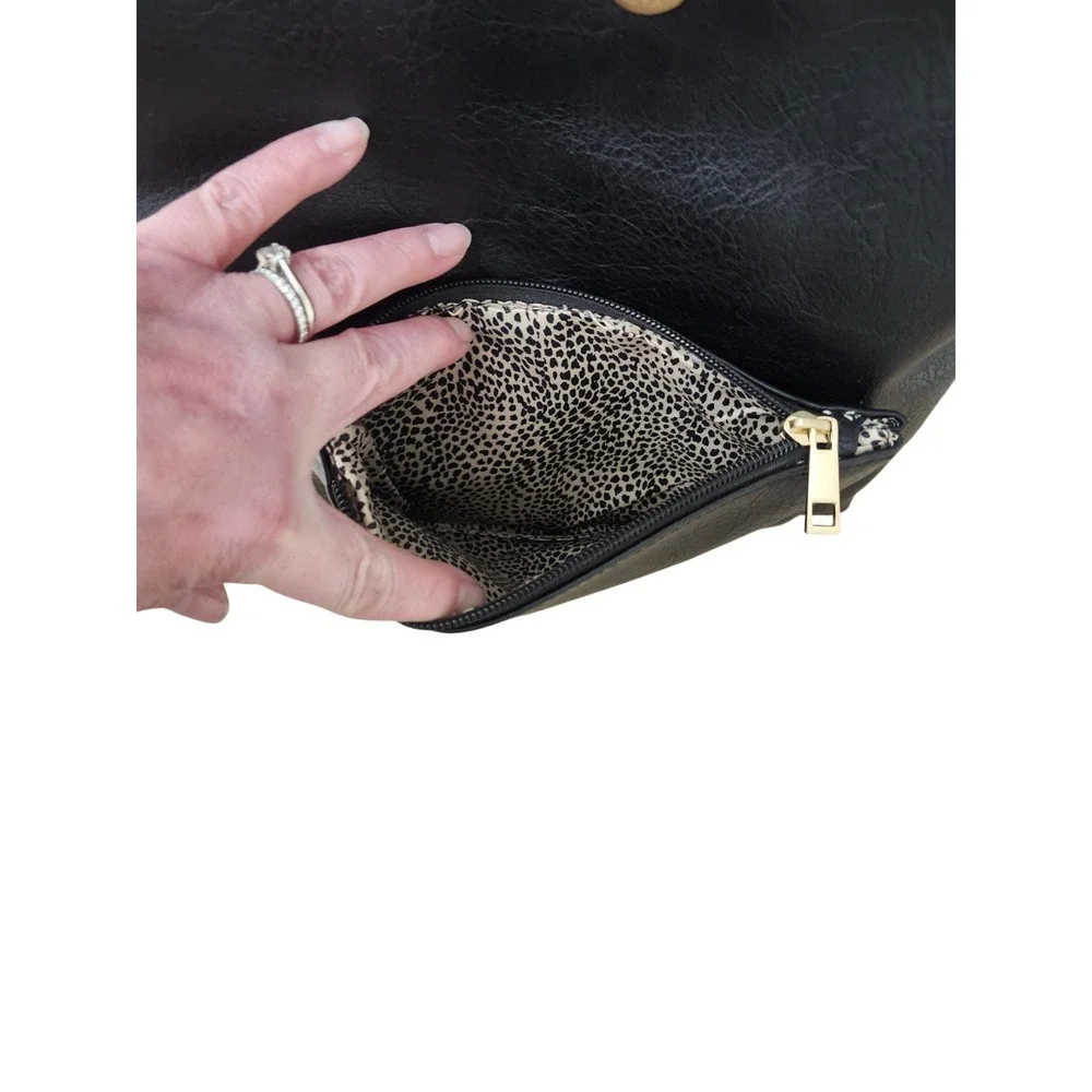 Sole Society Lalet Fold Over Vegan Leather Clutch Zip Top Closure Black‎